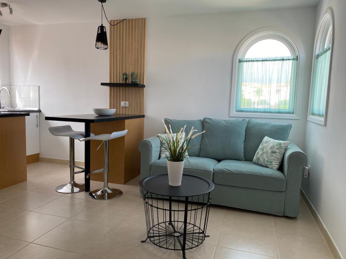 Juangy'S Apartments In Las Adelfas Golf Del Sur سان ميغيل ذي أبونا المظهر الخارجي الصورة