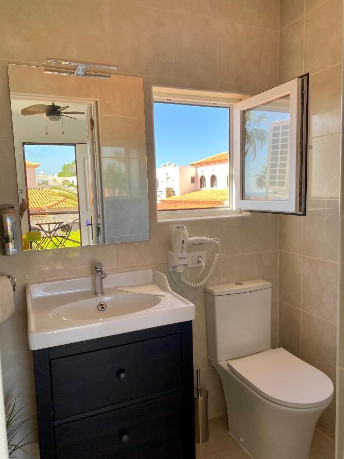 Juangy'S Apartments In Las Adelfas Golf Del Sur سان ميغيل ذي أبونا المظهر الخارجي الصورة