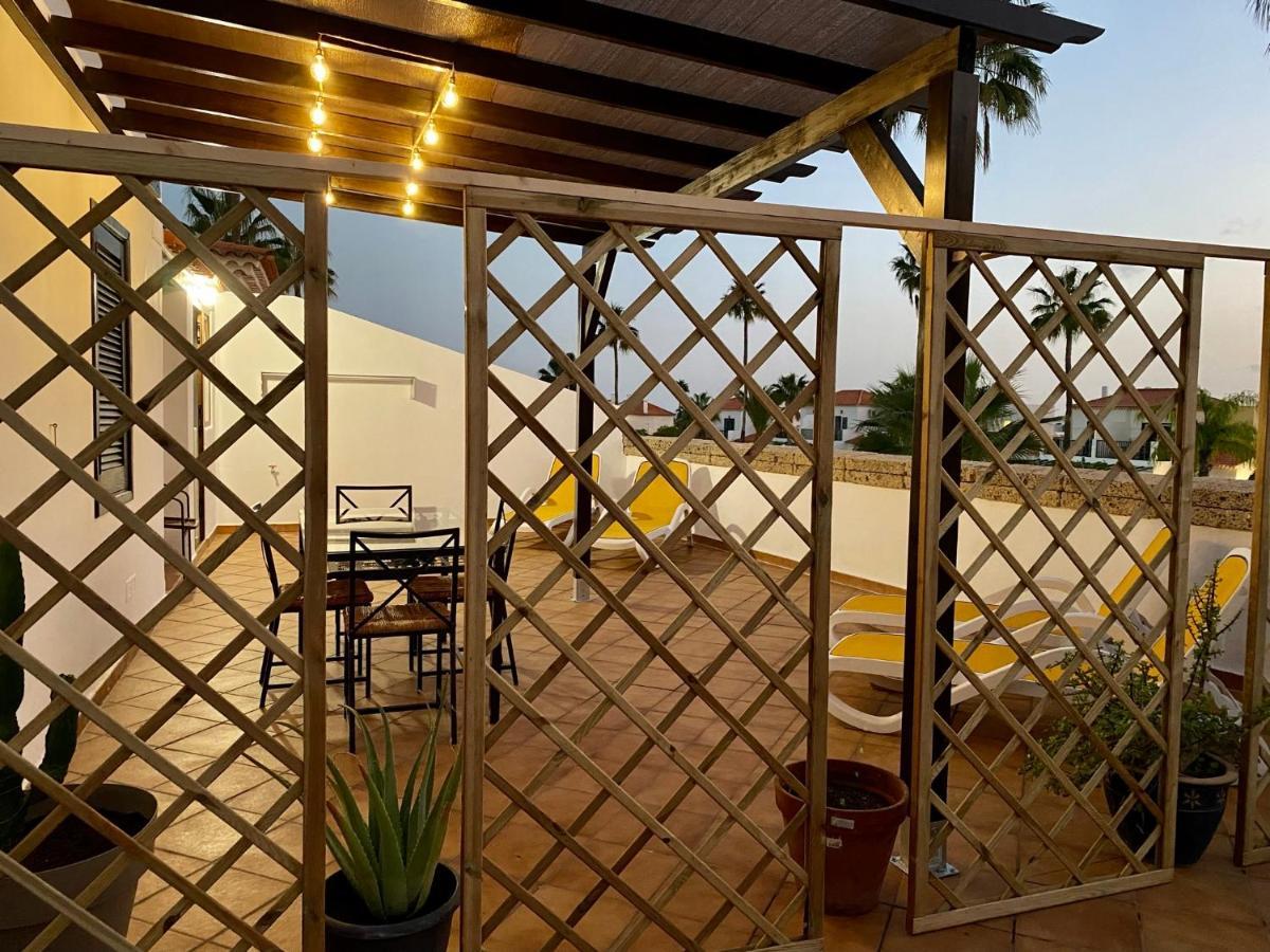 Juangy'S Apartments In Las Adelfas Golf Del Sur سان ميغيل ذي أبونا المظهر الخارجي الصورة