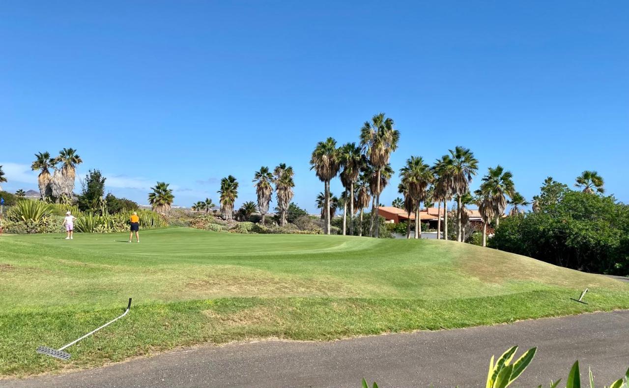 Juangy'S Apartments In Las Adelfas Golf Del Sur سان ميغيل ذي أبونا المظهر الخارجي الصورة