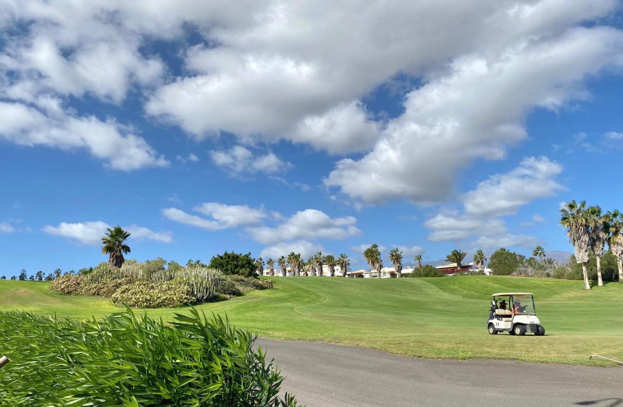 Juangy'S Apartments In Las Adelfas Golf Del Sur سان ميغيل ذي أبونا المظهر الخارجي الصورة